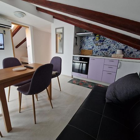 Apartments With A Parking Space Lopar, Rab - 16680 Екстериор снимка