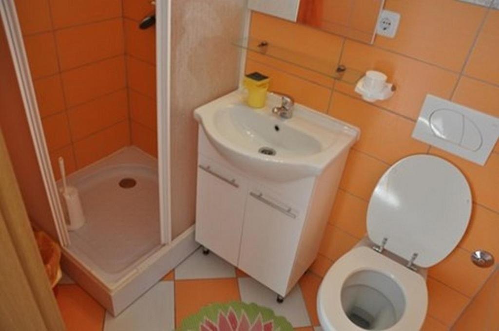 Apartments With A Parking Space Lopar, Rab - 16680 Екстериор снимка