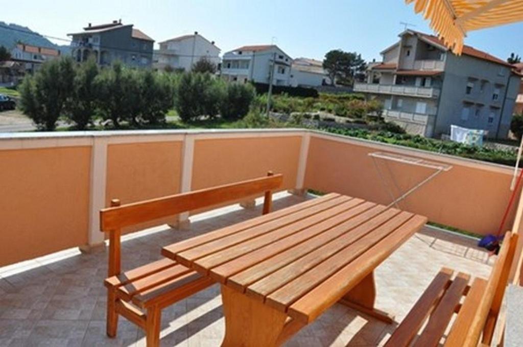 Apartments With A Parking Space Lopar, Rab - 16680 Екстериор снимка