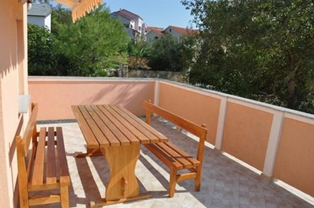 Apartments With A Parking Space Lopar, Rab - 16680 Екстериор снимка