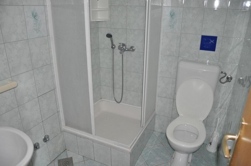 Apartments With A Parking Space Lopar, Rab - 16680 Екстериор снимка