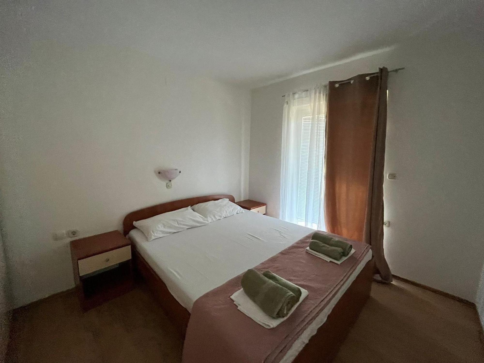 Apartments With A Parking Space Lopar, Rab - 16680 Екстериор снимка